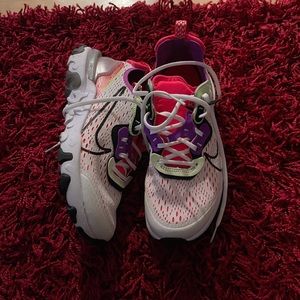 4.5 Nike running shoes